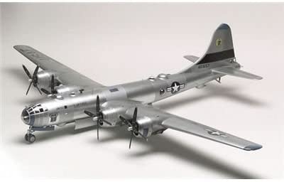 アメリカレベル B-29 スーパーフォートレス 1/48 5711 プラモデル
