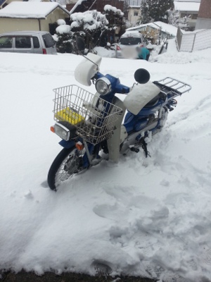 雪の日のバイク