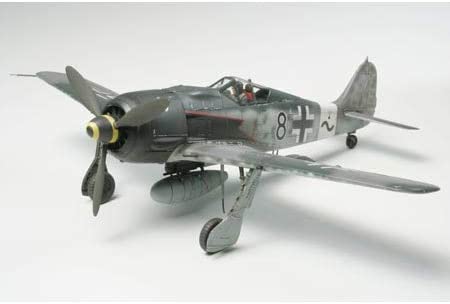 タミヤ 1/48 傑作機シリーズ No.95 ドイツ空軍 フォッケウルフ Fw190 A-8/A-8 R2 プラモデル 61095